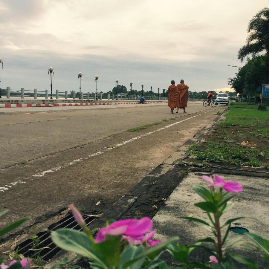 Rim Than View Resort Ubon Ratchathani Bagian luar foto