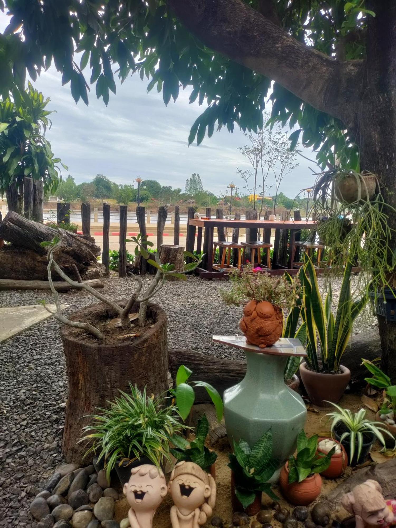 Rim Than View Resort Ubon Ratchathani Bagian luar foto